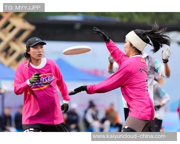 南京飞盘队在比赛中取得新突破经验排名创新高引领飞盘运动发展